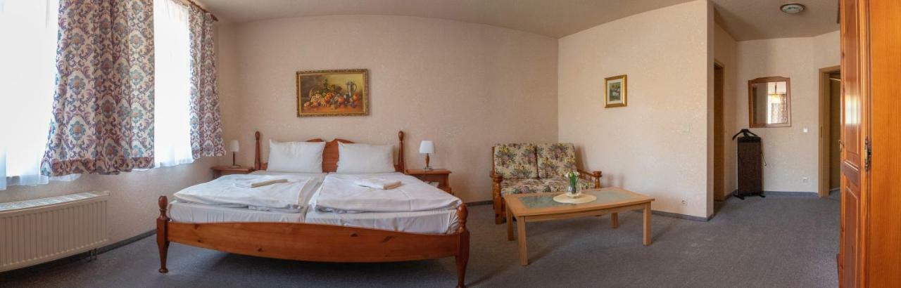 Haus Schlematal Hotel Und Restaurant Bad Schlema Zewnętrze zdjęcie