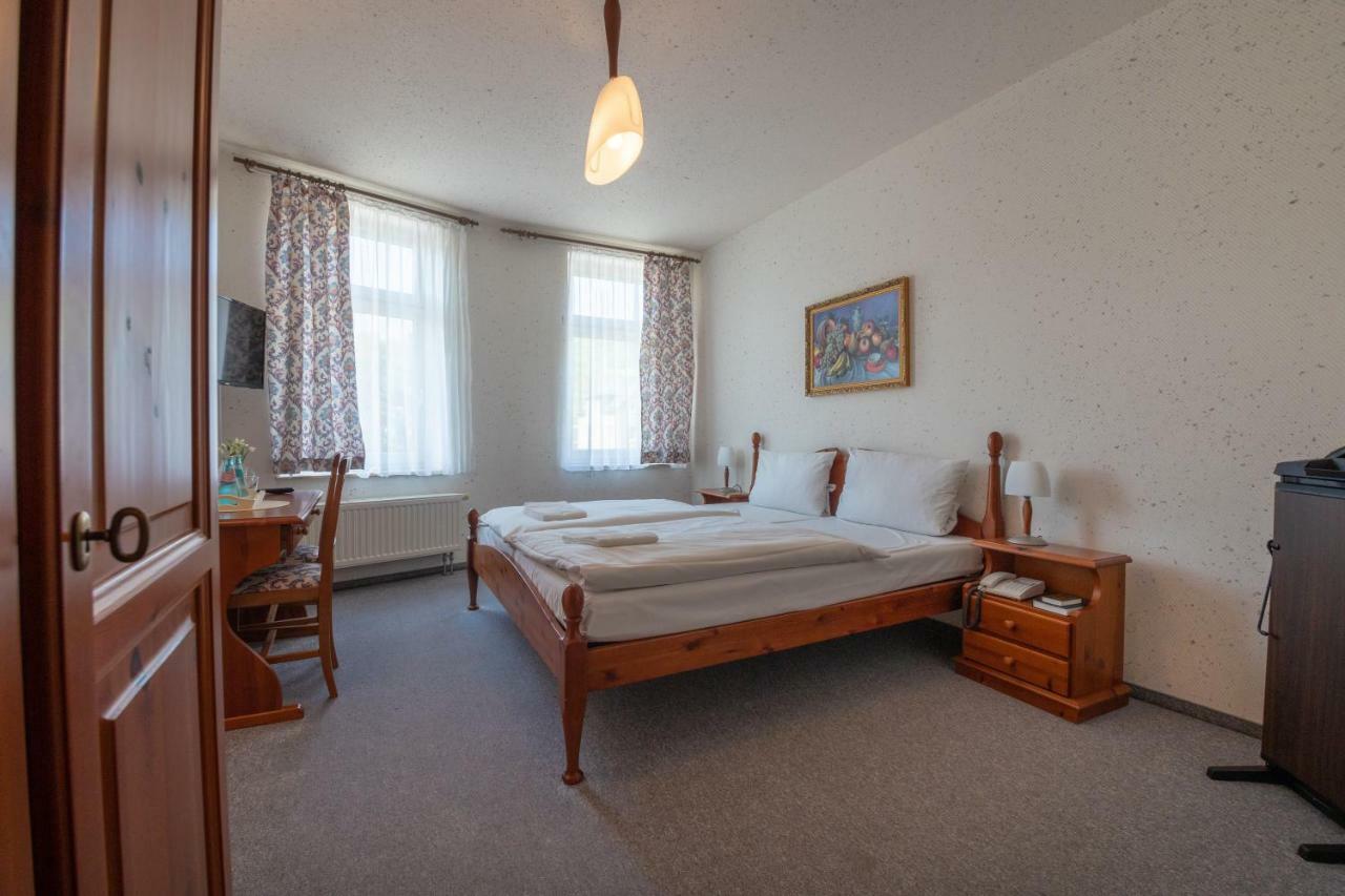 Haus Schlematal Hotel Und Restaurant Bad Schlema Zewnętrze zdjęcie