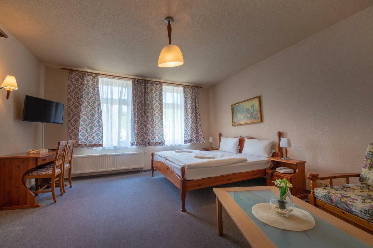 Haus Schlematal Hotel Und Restaurant Bad Schlema Zewnętrze zdjęcie