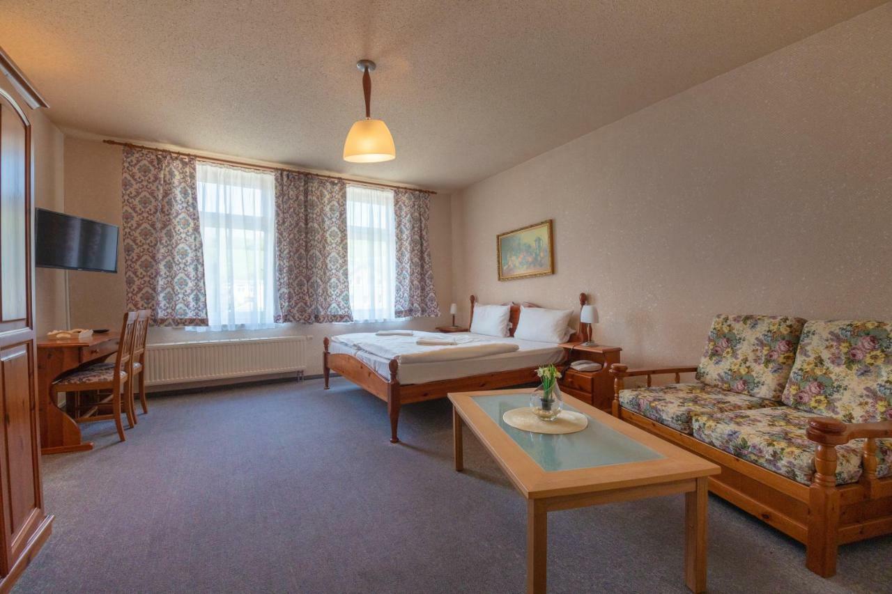 Haus Schlematal Hotel Und Restaurant Bad Schlema Zewnętrze zdjęcie